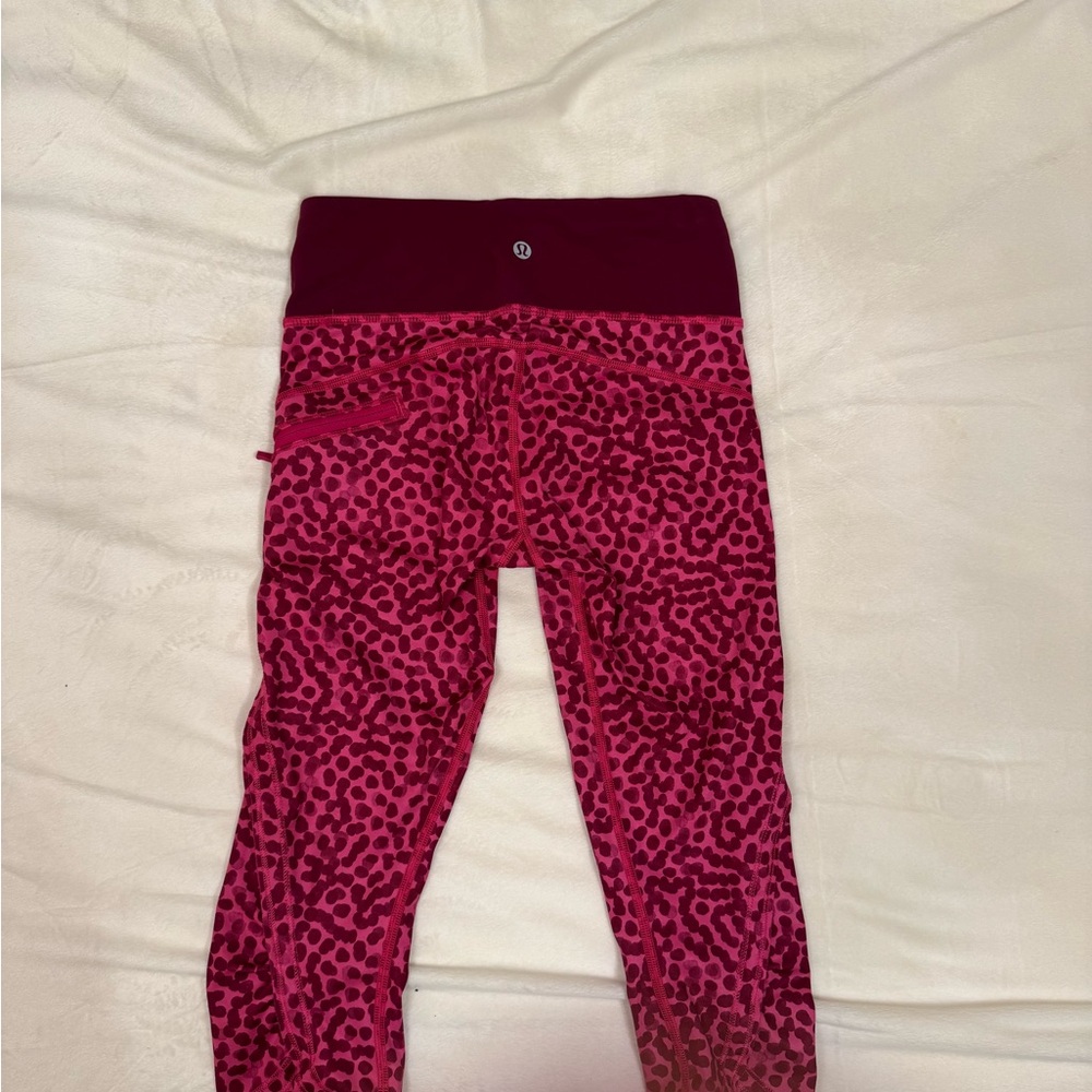 lululemon cheetah capris leggings